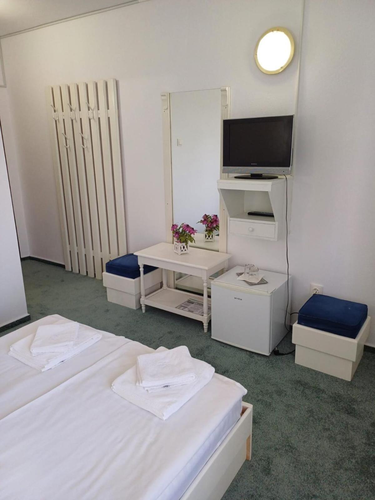Hotel Hefaistos - Совата Екстериор снимка